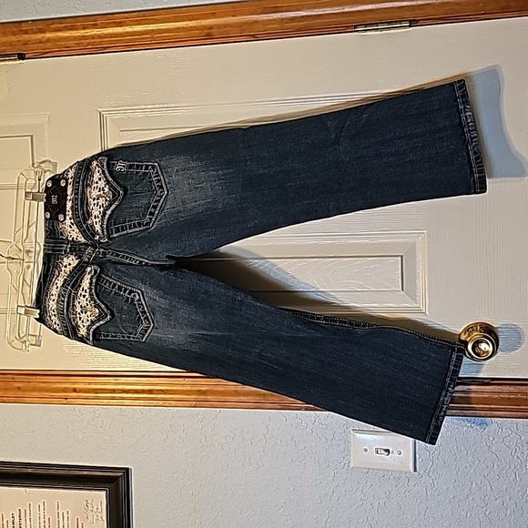 Miss Me Women's Capri - Picture 2 of 3